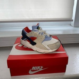 Nike Huarache Run (Youth) Size 2Y